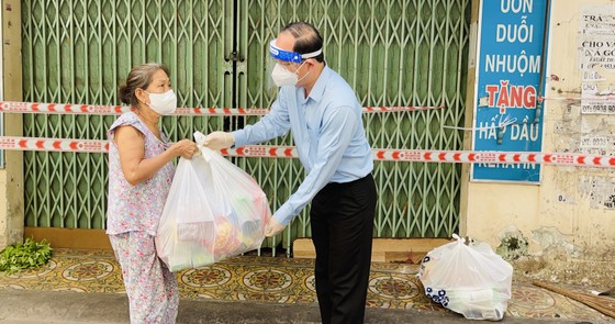 Phó Bí thư Thành ủy TPHCM Nguyễn Hồ Hải: Nhân rộng mô hình tự quản, chốt bảo vệ 'vùng xanh' ảnh 2