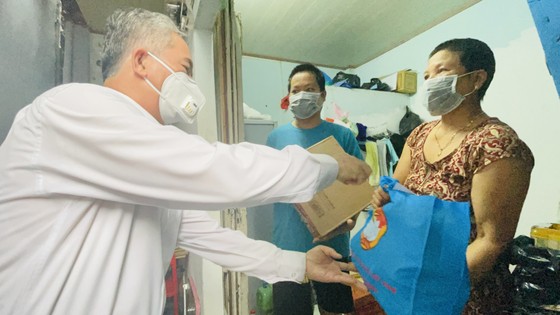 Phó Chủ tịch UBND TPHCM Ngô Minh Châu: TPHCM không để bà con thiếu ăn, thiếu mặc do dịch Covid-19 ảnh 2