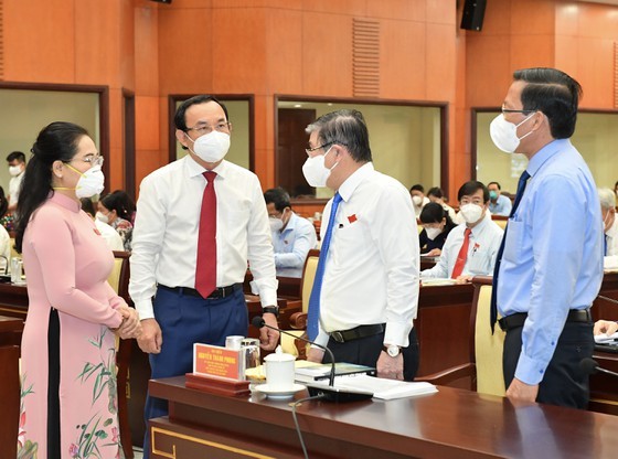 Bí thư Thành ủy TPHCM Nguyễn Văn Nên: Đại biểu HĐND TPHCM là những 'chiến sĩ' quan trọng trên mặt trận chống dịch ảnh 3