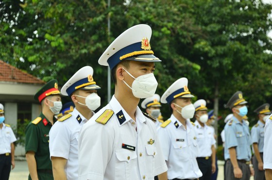 300 cán bộ, học viên Trường Cao Đẳng Hải quân và Trường Sĩ quan Lục Quân 2 tham gia chống dịch ảnh 2