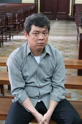 Lãnh án tù vì lừa chạy trường ảnh 1