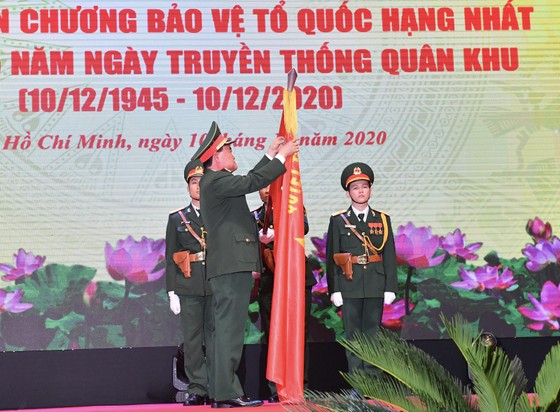 Quân khu 7 đón nhận Huân chương bảo vệ Tổ quốc hạng Nhất ảnh 2