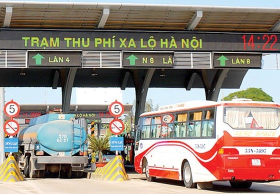 TPHCM tạm ngưng thu phí qua xa lộ Hà Nội từ đầu năm 2018 ảnh 1