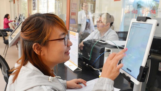 Bí thư Thành ủy TPHCM Nguyễn Thiện Nhân: Phải công khai sự hài lòng của người dân về cải cách hành chính ảnh 1