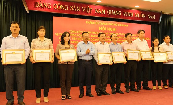 Công nhân TPHCM bị lôi kéo lãn công, biểu tình ảnh 1