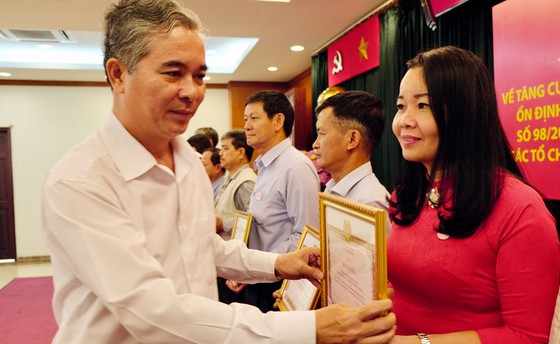 Công nhân TPHCM bị lôi kéo lãn công, biểu tình ảnh 2