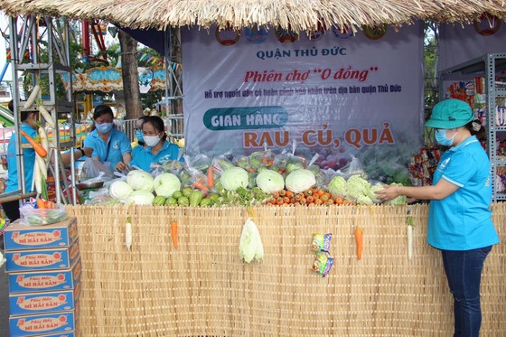 Phiên chợ 0 đồng cạnh ATM gạo nghĩa tình ảnh 4