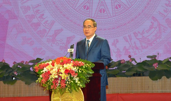 Bí thư Thành ủy TPHCM: Đoàn kết, sáng tạo, bản lĩnh xây dựng TPHCM xứng đáng là thành phố anh hùng ảnh 1