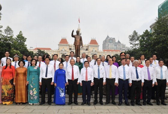 Phó Thủ tướng Thường trực Chính phủ kỳ vọng TPHCM tiếp tục đi đầu cả nước về thi đua yêu nước ảnh 2
