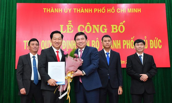 Đồng chí Nguyễn Văn Hiếu làm Bí thư Thành ủy TP Thủ Đức, đồng chí Hoàng Tùng làm Chủ tịch UBND TP Thủ Đức ảnh 3