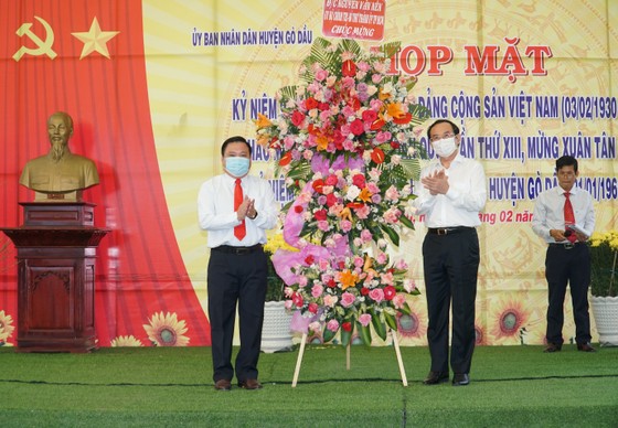 Bí thư Thành ủy TPHCM Nguyễn Văn Nên xúc động khi trở về quê nhà ảnh 1