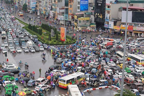 Tháng 7, HĐND TP Hà Nội quyết lộ trình cấm phương tiện cá nhân ảnh 1