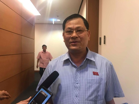 ĐBQH Nguyễn Hữu Cầu, Giám đốc Công an Nghệ An: 'Là tôi, tôi sẽ khởi tố ông Nguyễn Hữu Linh ngay' ảnh 1