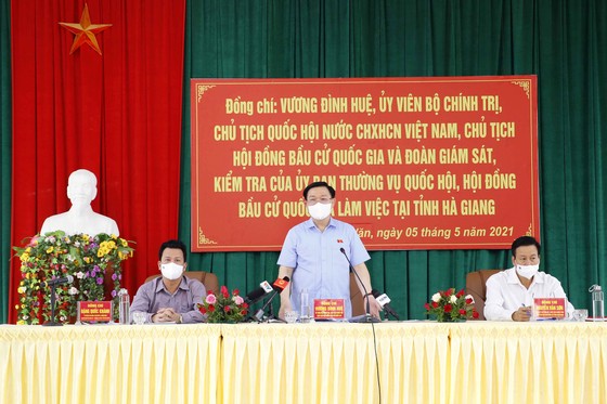 Chủ tịch Quốc hội kiểm tra công tác chuẩn bị bầu cử tại Hà Giang ảnh 1