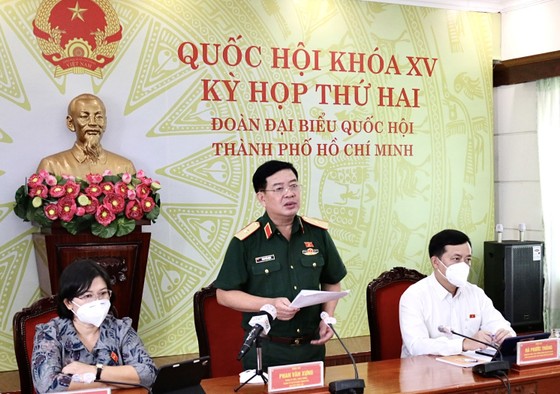 Khen thưởng kịp thời tập thể cơ sở, cá nhân trực tiếp lao động, chiến đấu ảnh 1