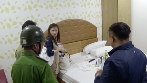 Đột kích nhiều khách sạn, phát hiện nhiều nam nữ "phê" ma túy ảnh 3