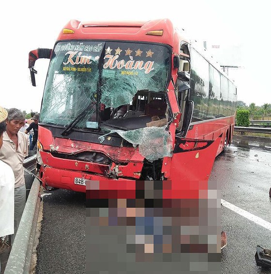Va chạm liên hoàn trên cao tốc TPHCM – Trung Lương, 2 người thương vong ảnh 1