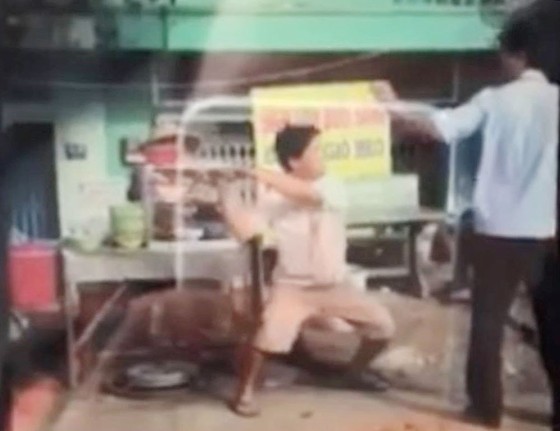 Tổ trưởng tổ tuần tra trật tự đô thị phường bị chém trọng thương ảnh 1