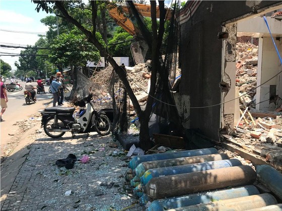 Sập nhà 2 tầng ở quận 6, ba người thương vong ảnh 1