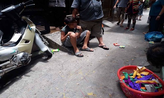 Đâm trọng thương con chủ nhà vì mâu thuẫn khi giật cô hồn ảnh 1