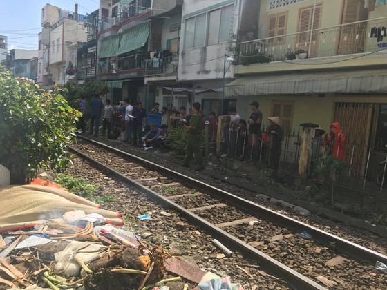 Một người đàn ông bị tàu hỏa tông tử vong ảnh 1