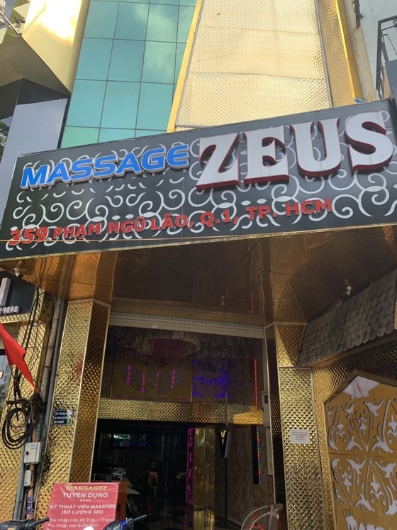 Kiểm tra cơ sở massage Zeus, bắt quả tang nữ nhân viên kích dục cho khách ảnh 1