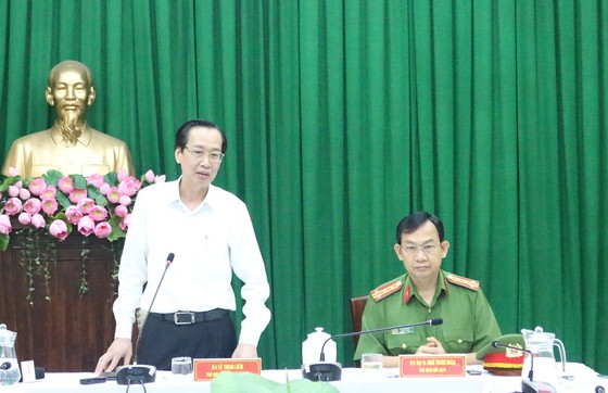 UNND TPHCM khen thưởng bắt giữ các đối tượng giết "đại ca giang hồ" Quân “Xa lộ” ở quận Thủ Đức ảnh 2