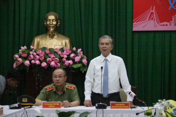 Khen thưởng các đơn vị phá nhanh vụ đốt nhà khiến 5 mẹ con tử vong ảnh 1