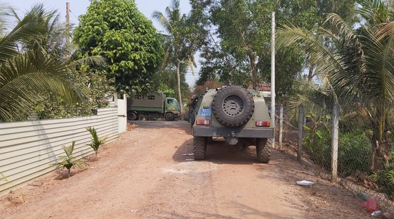 Phối hợp nhiều tỉnh thành truy bắt nghi phạm nổ súng bắn chết 5 người ở Củ Chi ảnh 2