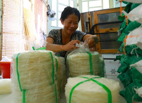 Trăm năm làng nghề bánh tráng An Ngãi ảnh 12