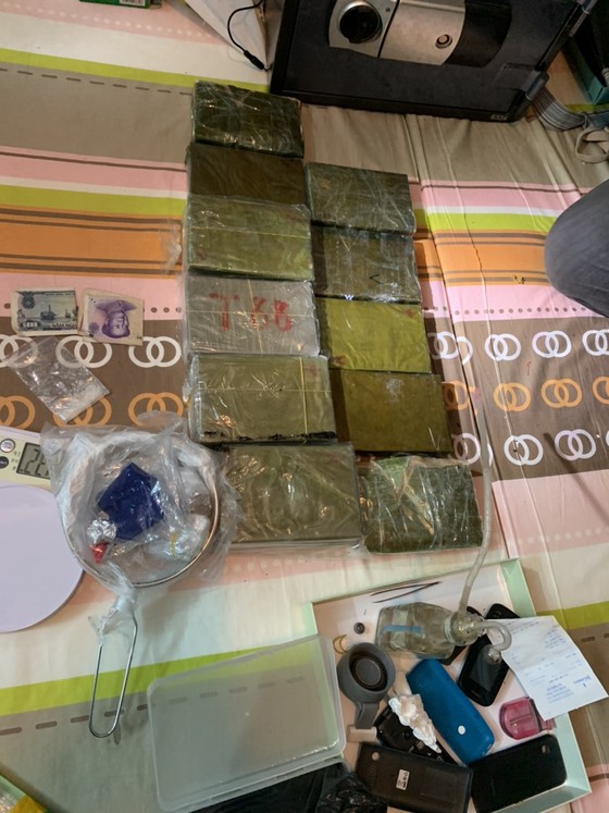 Hành trình phá đường dây ma tuý ở trung tâm TPHCM thu 50 bánh heroin, 35kg ma tuý đá... ảnh 4