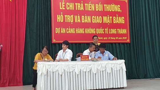 17 hộ dân đầu tiên nhận 70 tỷ tiền bồi thường dự án sân bay Long Thành ảnh 2