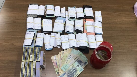 Phá sòng bạc do 'quý bà' cầm đầu, quy tụ nhiều đối tượng mang tiền án, tiền sự ở huyện Củ Chi ảnh 3