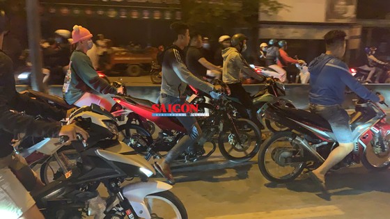Vụ hàng trăm 'quái xế' bị công an vây bắt ở quận Thủ Đức: Tạm giữ 2 đối tượng ảnh 8