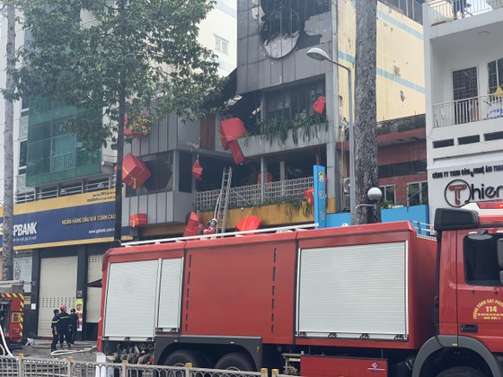 Cháy cửa hàng đặc sản Đà Lạt ở quận 5, nhiều tài sản bị thiêu rụi ảnh 9