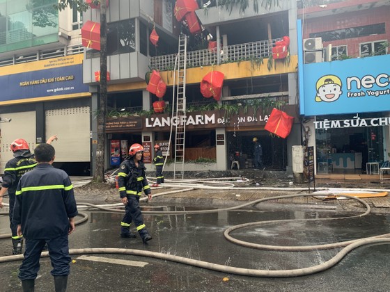 Cháy cửa hàng đặc sản Đà Lạt ở quận 5, nhiều tài sản bị thiêu rụi ảnh 11