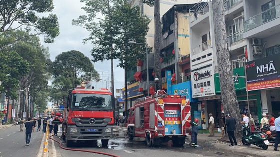 Cháy cửa hàng đặc sản Đà Lạt ở quận 5, nhiều tài sản bị thiêu rụi ảnh 12