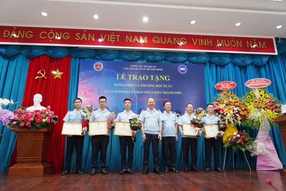 Khen thưởng 2 tập thể lập thành tích xuất sắc trong công tác phòng chống ma túy ảnh 2