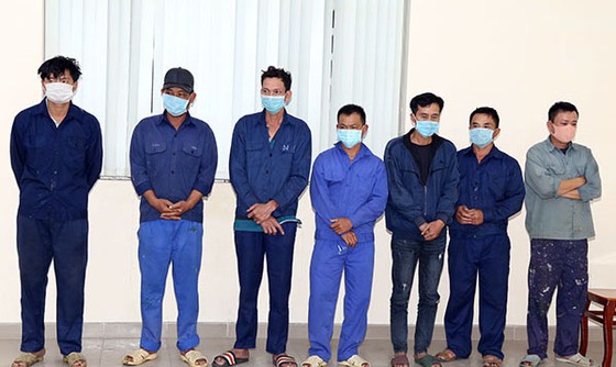 Bắt thêm nhiều đối tượng trong đường dây làm xăng dầu giả ở tỉnh Đồng Nai ảnh 1