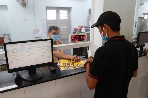CSGT TPHCM đã cấp đổi biển số nền màu vàng cho hơn 31.000 phương tiện ảnh 1