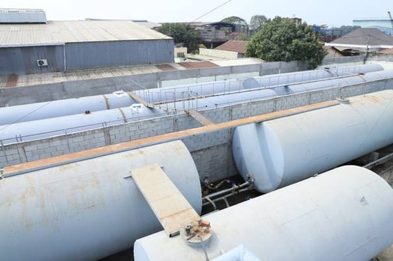 Bắt 2 tàu thủy trong đường dây buôn lậu xăng giả ảnh 5