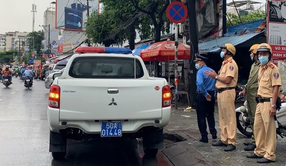 Chưa giải quyết dứt điểm hoạt động 2 bến xe cóc trên đường Đinh Bộ Lĩnh, quận Bình Thạnh ảnh 1