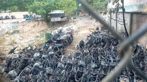 Nguyên nhân ban đầu vụ cháy bãi xe của CSGT TP Thủ Đức ảnh 1