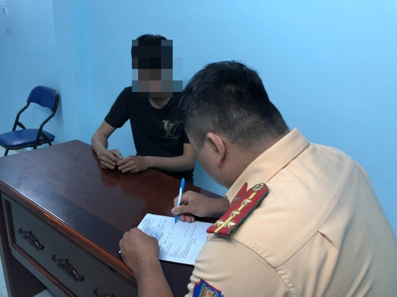 Ngăn chặn 2 nhóm thanh thiếu niên tổ chức đua xe trái phép ở TPHCM ảnh 2