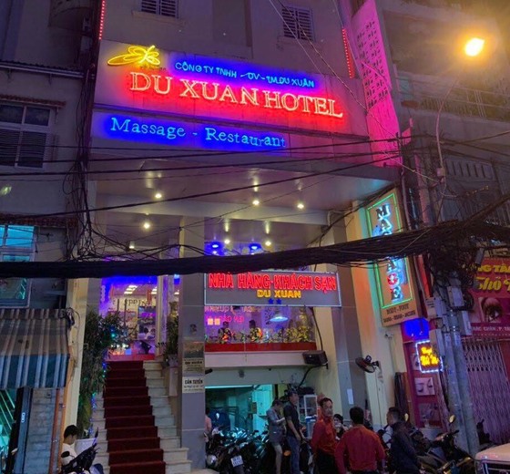 Khởi tố, bắt tạm giam quản lý nhà hàng môi giới cho nữ tiếp viên bán dâm ảnh 2