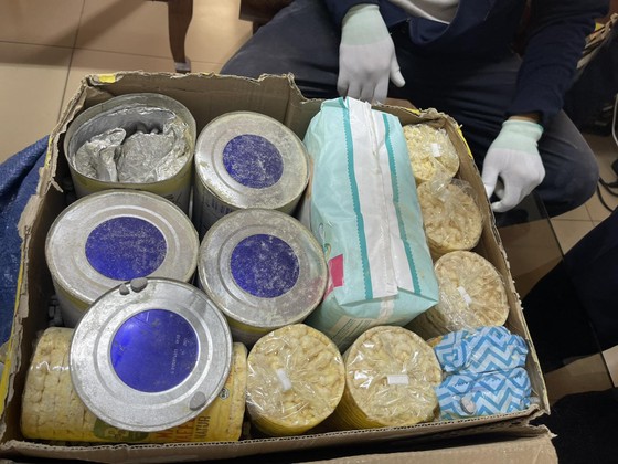 Phát hiện gần 36 kg ma tuý các loại trong lô hàng quà biếu ảnh 4