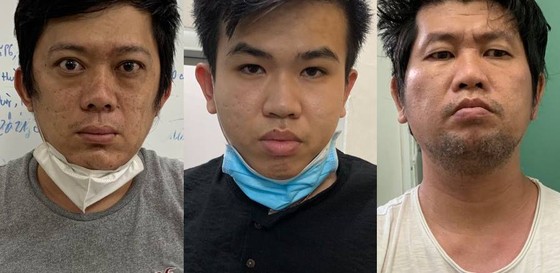 Công an TPHCM bắt nhóm đối tượng làm giả giấy tờ đi đường thu súng, đạn, ma tuý ảnh 1