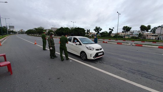 Ngày đầu dùng giấy đi đường mới: Giấy cũ vẫn được 'du di' ảnh 4