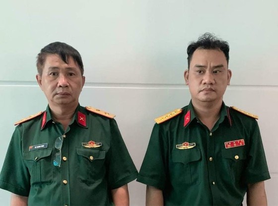 Tìm nạn nhân bị 2 đối tượng mạo danh trung tướng và đại úy quân đội lừa đảo ảnh 1