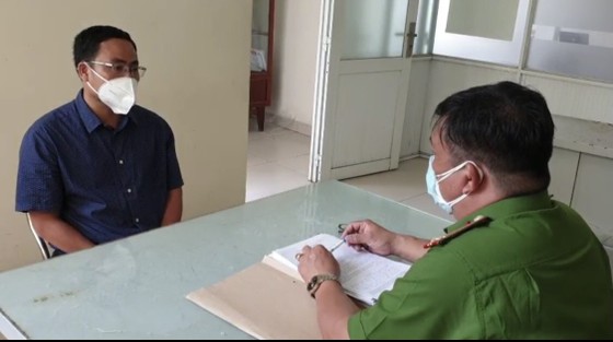 Diễn biến mới nhất vụ người đàn ông tự xưng là thành viên ''Ban chỉ đạo quận 7'' ảnh 1